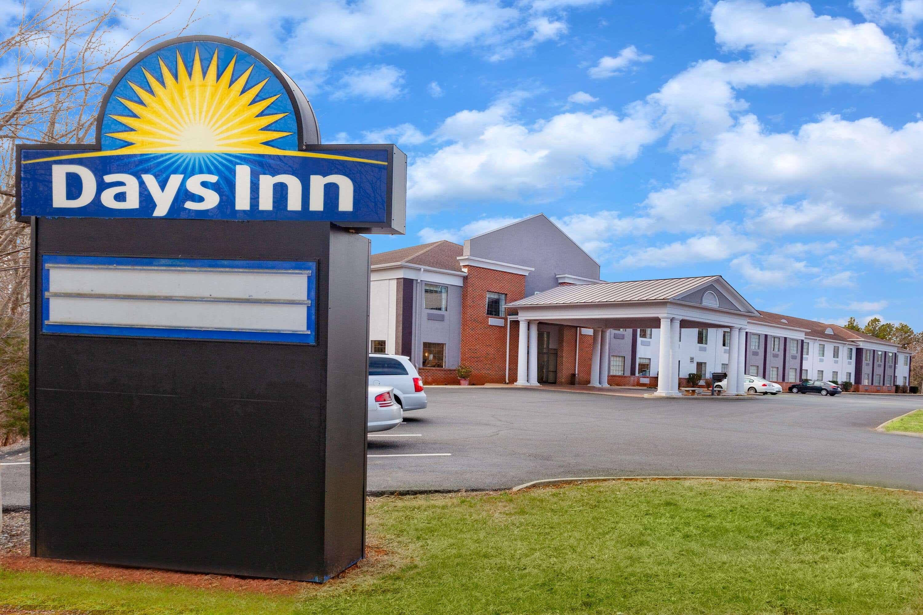 Days Inn By Wyndham Alta Vista Altavista Exterior photo