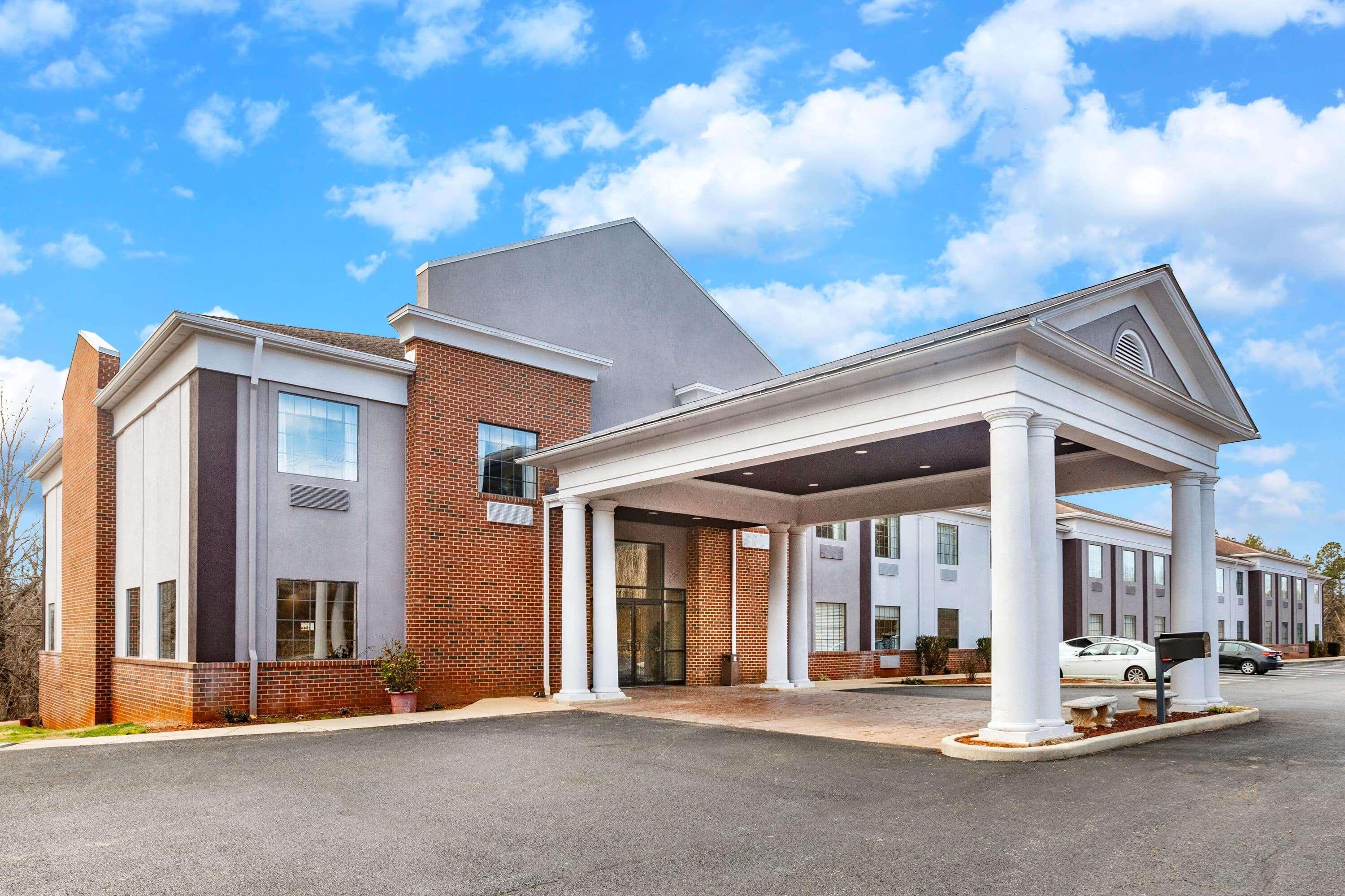 Days Inn By Wyndham Alta Vista Altavista Exterior photo